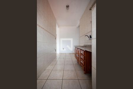 Casa à venda com 380m², 6 quartos e 7 vagas Casa à venda com 380m², 6 quartos e 7 vagasCozinha  e área de serviço Casa 2