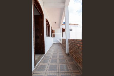 Casa à venda com 380m², 6 quartos e 7 vagas Casa à venda com 380m², 6 quartos e 7 vagasVaranda da Sala  de Estar Casa 2