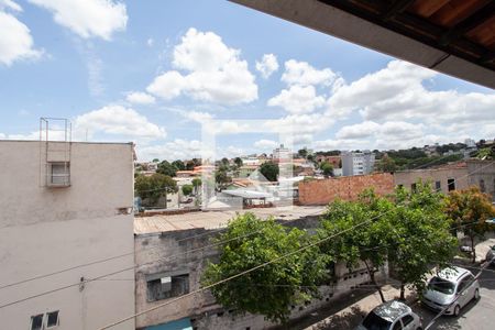 Casa à venda com 380m², 6 quartos e 7 vagas Casa à venda com 380m², 6 quartos e 7 vagasTerraço