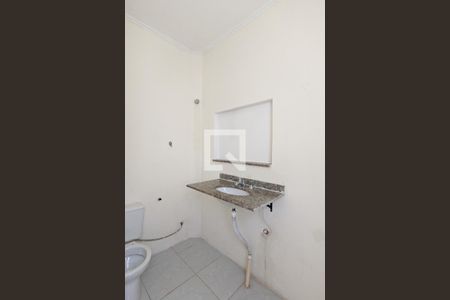 Casa à venda com 82m², 2 quartos e sem vaga Casa à venda com 82m², 2 quartos e sem vagaBanheiro