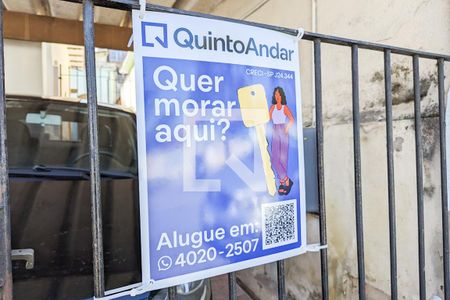 Casa à venda com 82m², 2 quartos e sem vaga Casa à venda com 82m², 2 quartos e sem vagaFachada