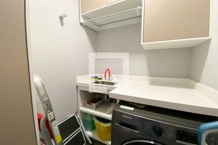 Apartamento à venda com 84m², 3 quartos e 2 vagas Apartamento à venda com 84m², 3 quartos e 2 vagasÁrea de Serviço