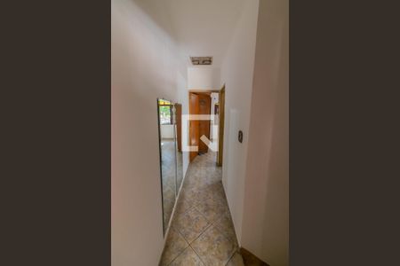 Casa à venda com 111m², 4 quartos e 1 vaga Casa à venda com 111m², 4 quartos e 1 vagaCorredor Quartos
