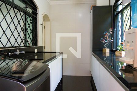 Casa à venda com 300m², 3 quartos e 4 vagasÁrea de Serviço