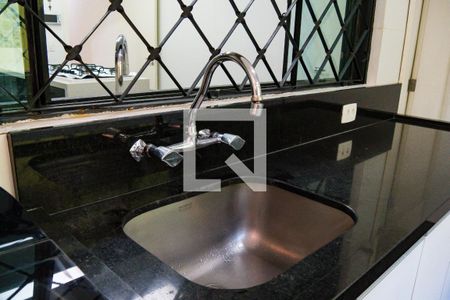 Casa à venda com 300m², 3 quartos e 4 vagasÁrea de Serviço