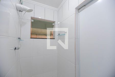 Banheiro de apartamento para alugar com 1 quarto, 38m² em Jardim Imperador (zona Leste), São Paulo