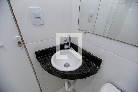 Banheiro de apartamento para alugar com 1 quarto, 38m² em Jardim Imperador (zona Leste), São Paulo