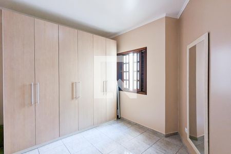 Casa à venda com 220m², 3 quartos e 4 vagas Casa à venda com 220m², 3 quartos e 4 vagasQuarto 2