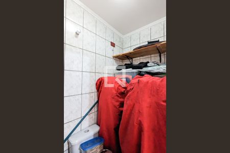 Casa à venda com 220m², 3 quartos e 4 vagas Casa à venda com 220m², 3 quartos e 4 vagasBanheiro de serviço