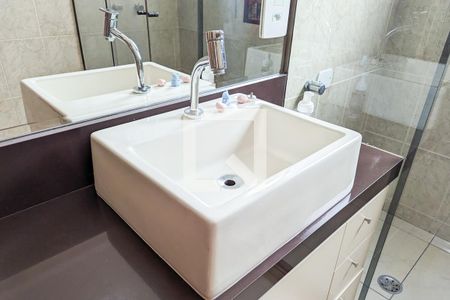 Casa à venda com 220m², 3 quartos e 4 vagas Casa à venda com 220m², 3 quartos e 4 vagasBanheiro da suíte 2