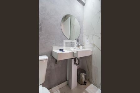 Apartamento à venda com 54m², 2 quartos e 1 vaga Apartamento à venda com 54m², 2 quartos e 1 vagaBanheiro 2