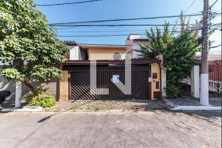 Casa à venda com 140m², 3 quartos e 3 vagas Casa à venda com 140m², 3 quartos e 3 vagasFachada