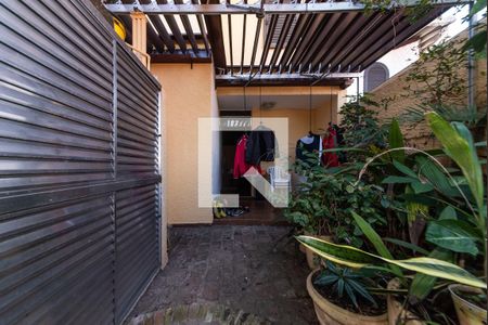 Casa à venda com 140m², 3 quartos e 3 vagas Casa à venda com 140m², 3 quartos e 3 vagasQuintal