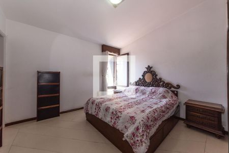 Casa à venda com 140m², 3 quartos e 3 vagas Casa à venda com 140m², 3 quartos e 3 vagasSuíte