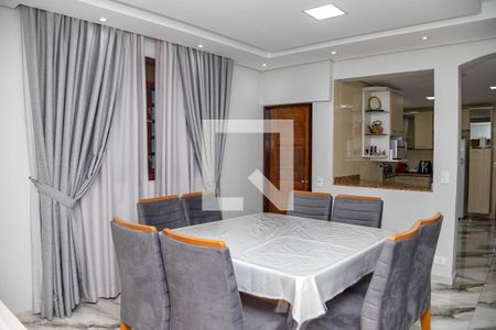 Casa à venda com 300m², 3 quartos e 2 vagas Casa à venda com 300m², 3 quartos e 2 vagasSala de jantar