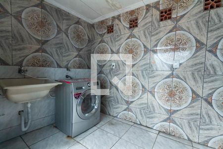 Casa à venda com 300m², 3 quartos e 2 vagas Casa à venda com 300m², 3 quartos e 2 vagasÁrea de Serviço