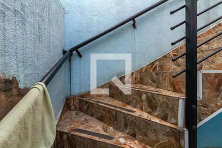 Casa à venda com 300m², 3 quartos e 2 vagas Casa à venda com 300m², 3 quartos e 2 vagasEscada