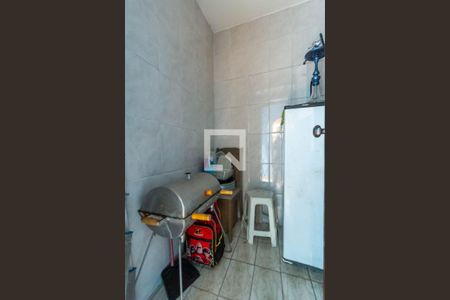 Casa à venda com 300m², 3 quartos e 2 vagas Casa à venda com 300m², 3 quartos e 2 vagasDespensa