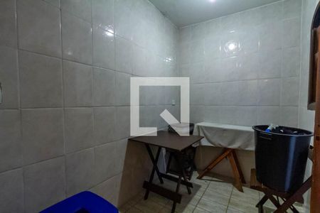 Casa à venda com 300m², 3 quartos e 2 vagas Casa à venda com 300m², 3 quartos e 2 vagasQuarto de Serviço