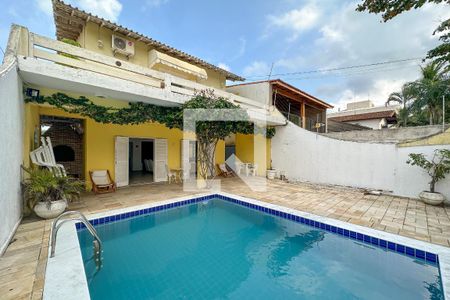 Casa para alugar com 300m², 7 quartos e 3 vagas Casa para alugar com 300m², 7 quartos e 3 vagasPiscina