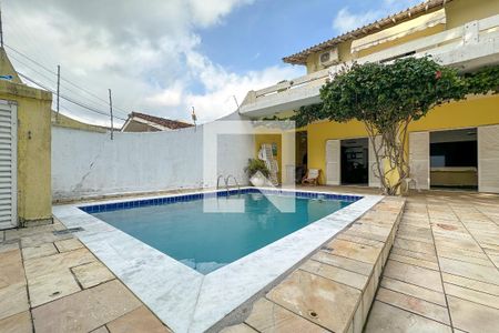 Casa para alugar com 300m², 7 quartos e 3 vagas Casa para alugar com 300m², 7 quartos e 3 vagasPiscina