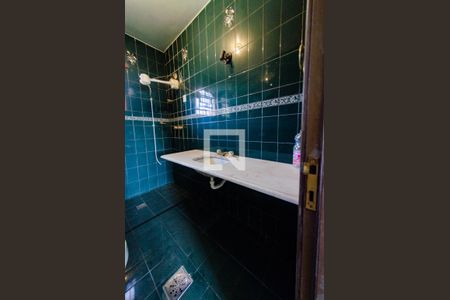 Casa à venda com 341m², 6 quartos e 2 vagas Casa à venda com 341m², 6 quartos e 2 vagasCasa 2 - Banheiro suíte