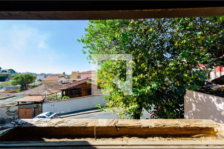 Casa à venda com 341m², 6 quartos e 2 vagas Casa à venda com 341m², 6 quartos e 2 vagasVista