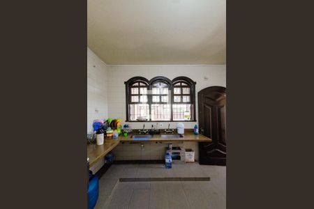 Casa à venda com 341m², 6 quartos e 2 vagas Casa à venda com 341m², 6 quartos e 2 vagasCozinha