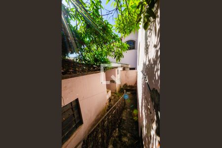 Casa à venda com 341m², 6 quartos e 2 vagas Casa à venda com 341m², 6 quartos e 2 vagasQuintal