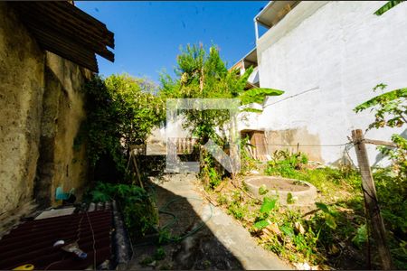 Casa à venda com 341m², 6 quartos e 2 vagas Casa à venda com 341m², 6 quartos e 2 vagasQuintal