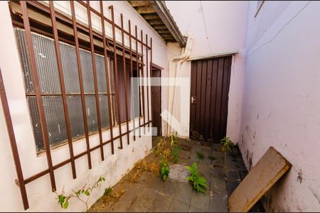 Casa à venda com 341m², 6 quartos e 2 vagas Casa à venda com 341m², 6 quartos e 2 vagasBarracão