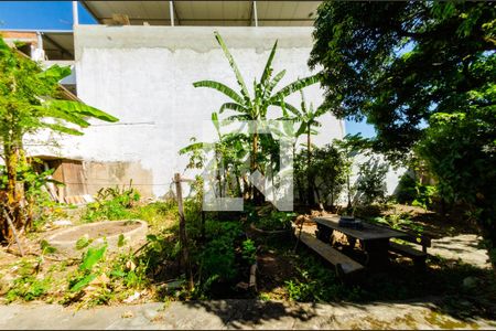 Casa à venda com 341m², 6 quartos e 2 vagas Casa à venda com 341m², 6 quartos e 2 vagasQuintal