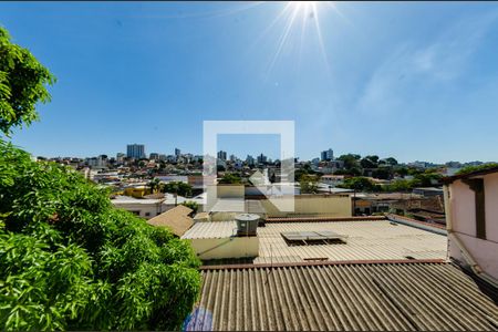 Casa à venda com 341m², 6 quartos e 2 vagas Casa à venda com 341m², 6 quartos e 2 vagasVista