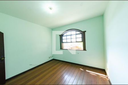 Casa à venda com 341m², 6 quartos e 2 vagas Casa à venda com 341m², 6 quartos e 2 vagasCasa 2 - Quarto 1