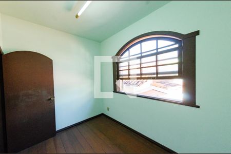 Casa à venda com 341m², 6 quartos e 2 vagas Casa à venda com 341m², 6 quartos e 2 vagasCasa 2 - Quarto 3