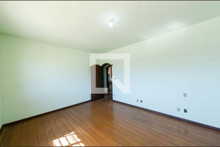 Casa à venda com 341m², 6 quartos e 2 vagas Casa à venda com 341m², 6 quartos e 2 vagasCasa 2 - Quarto 2