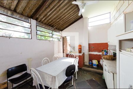 Casa à venda com 341m², 6 quartos e 2 vagas Casa à venda com 341m², 6 quartos e 2 vagasÁrea de serviço