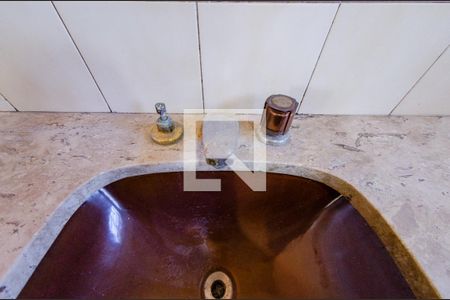 Casa à venda com 341m², 6 quartos e 2 vagas Casa à venda com 341m², 6 quartos e 2 vagasCasa 2 - Banheiro