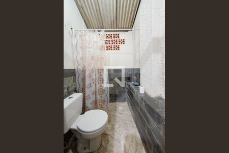 Casa à venda com 341m², 6 quartos e 2 vagas Casa à venda com 341m², 6 quartos e 2 vagasBanheiro de serviço