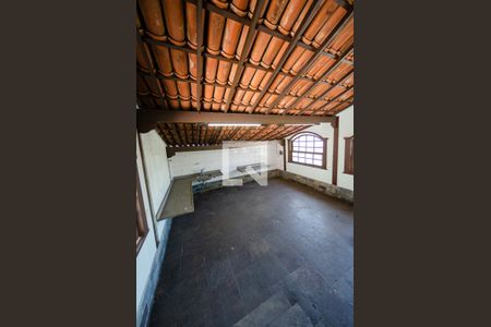 Casa à venda com 341m², 6 quartos e 2 vagas Casa à venda com 341m², 6 quartos e 2 vagasCasa 2 - Cozinha