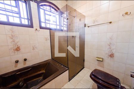 Casa à venda com 341m², 6 quartos e 2 vagas Casa à venda com 341m², 6 quartos e 2 vagasCasa 2 - Banheiro