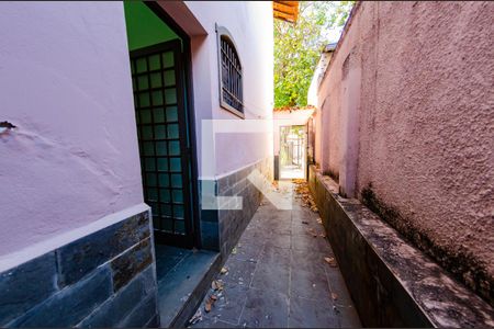 Casa à venda com 341m², 6 quartos e 2 vagas Casa à venda com 341m², 6 quartos e 2 vagasCasa 2 - Entrada