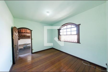 Casa à venda com 341m², 6 quartos e 2 vagas Casa à venda com 341m², 6 quartos e 2 vagasCasa 2 - Sala