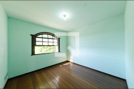 Casa à venda com 341m², 6 quartos e 2 vagas Casa à venda com 341m², 6 quartos e 2 vagasCasa 2 - Quarto 1