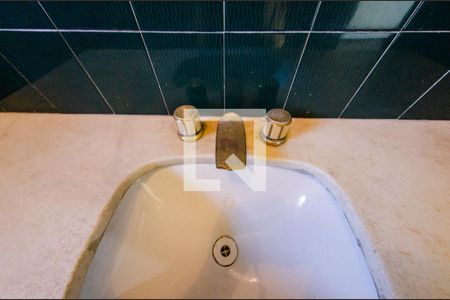 Casa à venda com 341m², 6 quartos e 2 vagas Casa à venda com 341m², 6 quartos e 2 vagasCasa 2 - Banheiro suíte