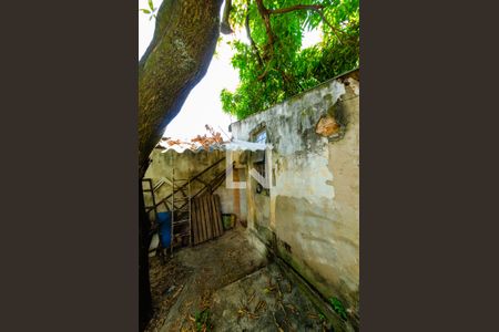 Casa à venda com 341m², 6 quartos e 2 vagas Casa à venda com 341m², 6 quartos e 2 vagasQuintal