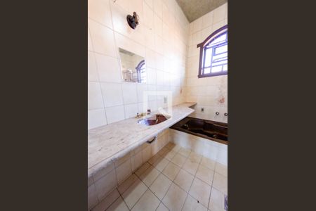 Casa à venda com 341m², 6 quartos e 2 vagas Casa à venda com 341m², 6 quartos e 2 vagasCasa 2 - Banheiro