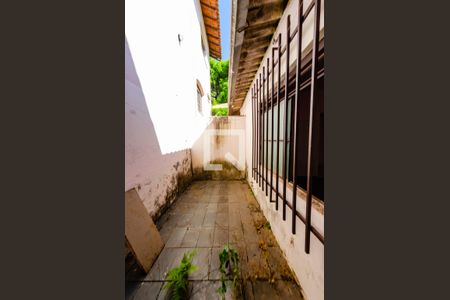 Casa à venda com 341m², 6 quartos e 2 vagas Casa à venda com 341m², 6 quartos e 2 vagasBarracão