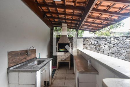 Casa à venda com 180m², 3 quartos e 2 vagasVaranda Gourmet