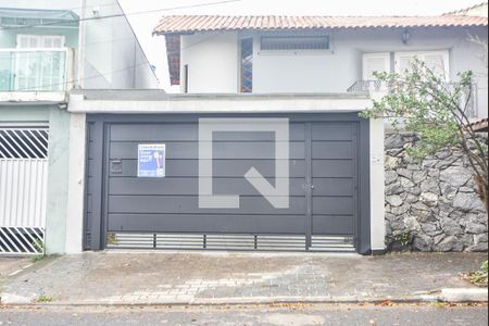 Casa à venda com 180m², 3 quartos e 2 vagasFachada